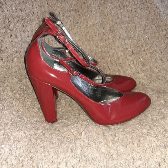 MARC BY MARC JACOBS-Deep Red Patent Pumps-Ankle/MaryJane Strap-Sz 40-Near Mint - Picture 4 of 7